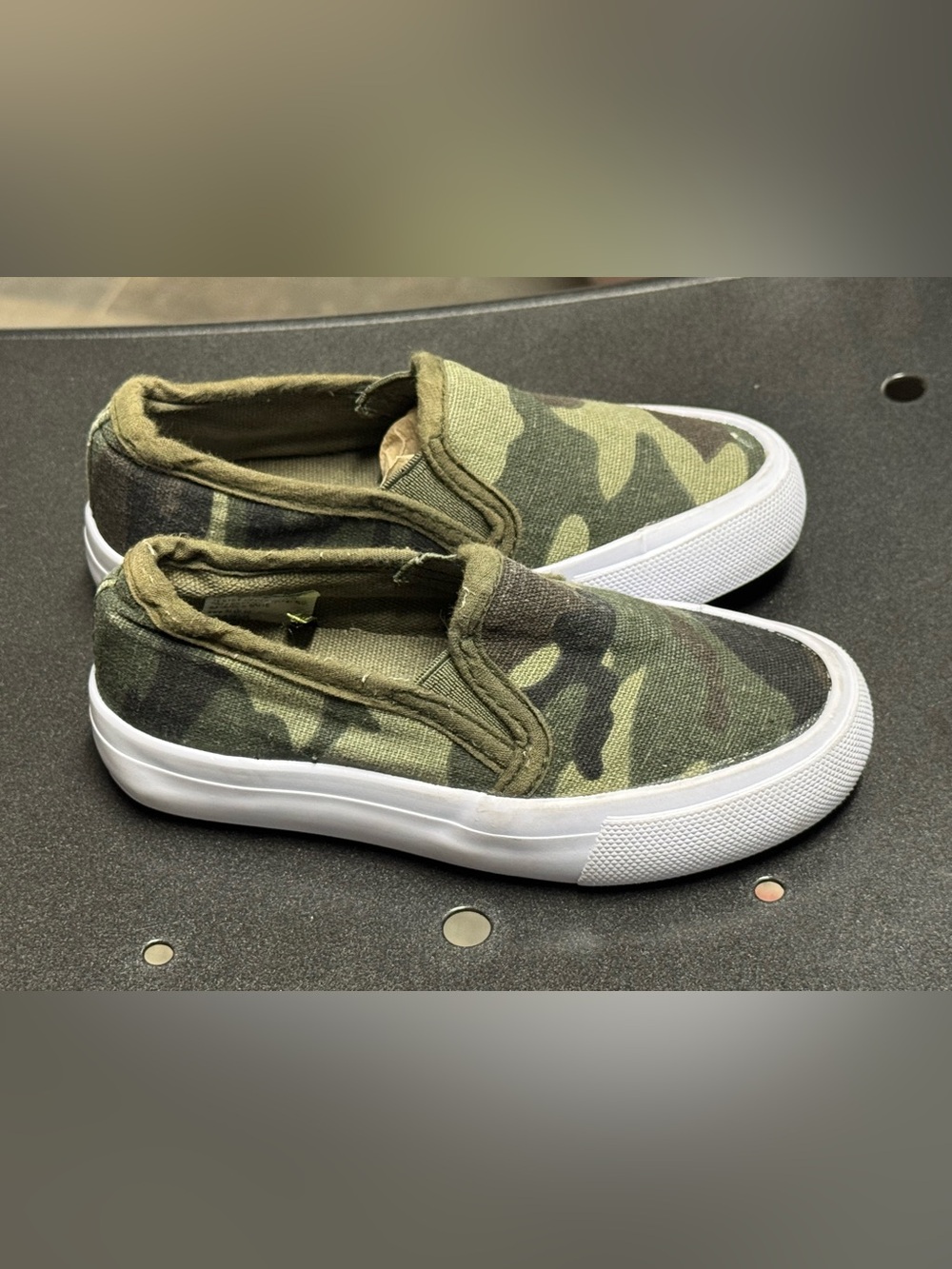 Lily & Dan Kids Green Camo Slip-On Sneakers Size 7/8 Canvas Casual Shoes Comfort